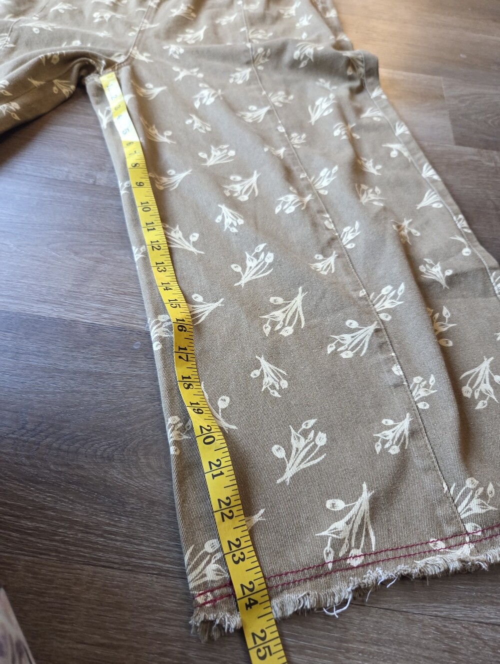 Easel Floral Frenzy Jumpsuit Overalls in Olive Grey, Taupe Floral Print Womens L - Picture 9 of 11